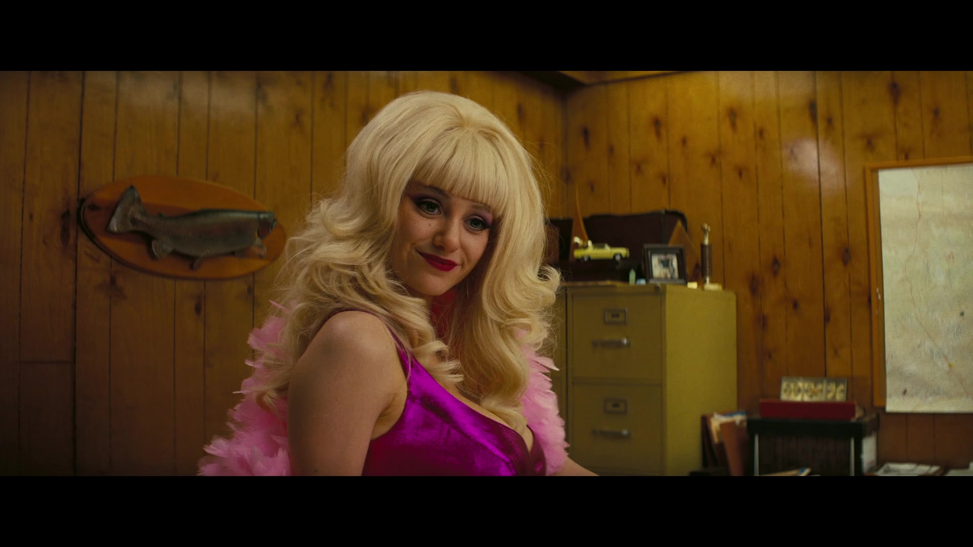 Angelyne_S01E02_Gods_and_Fairies_1080p_ERW_004744.jpg