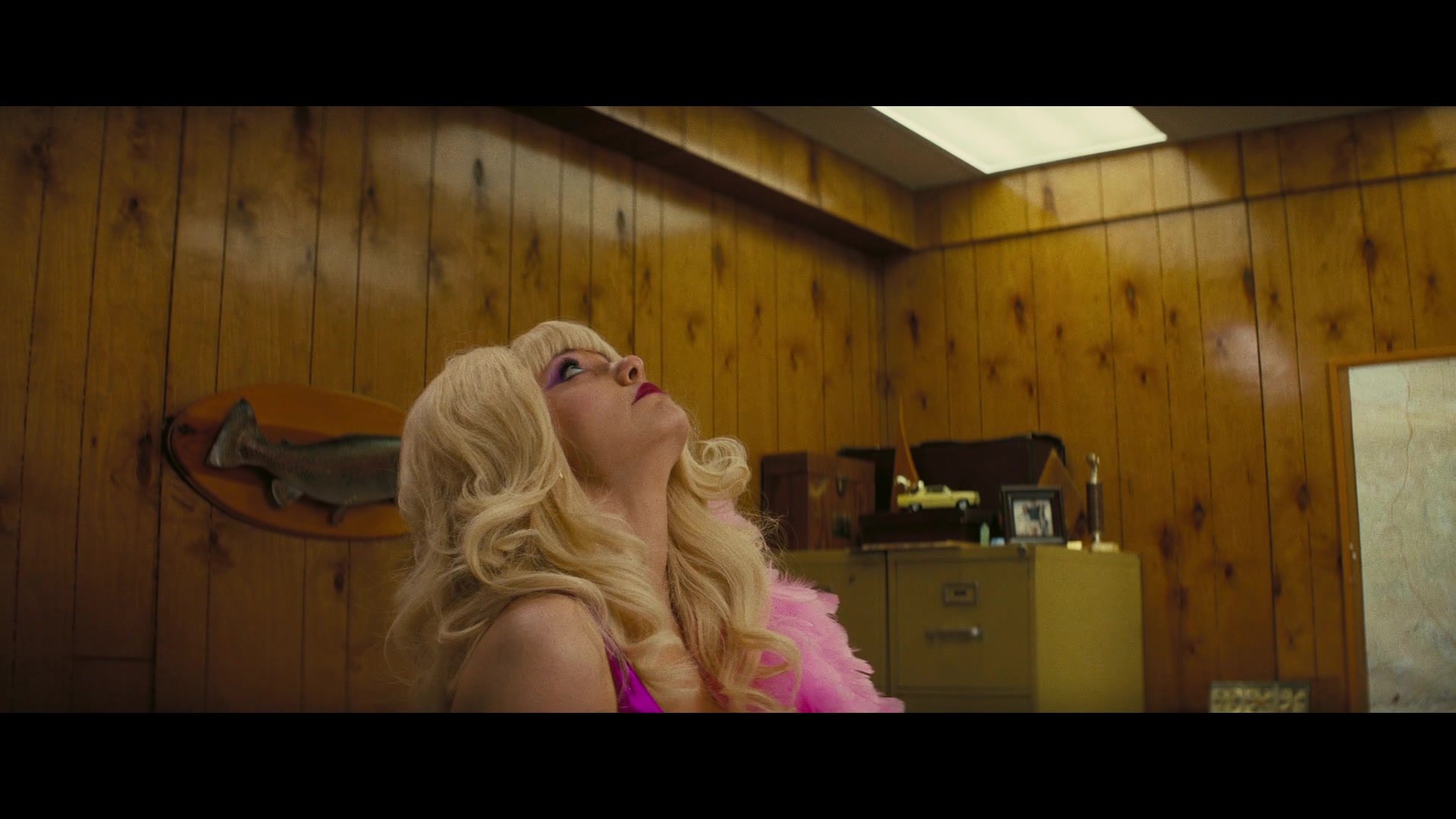 Angelyne_S01E02_Gods_and_Fairies_1080p_ERW_004806.jpg