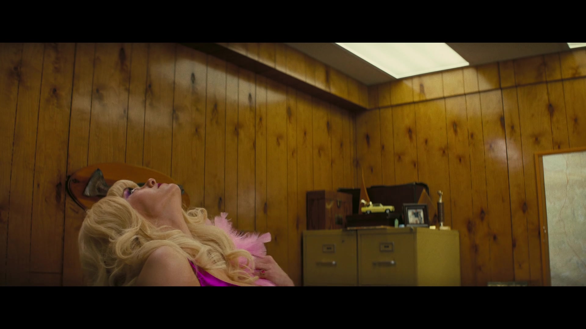 Angelyne_S01E02_Gods_and_Fairies_1080p_ERW_004814.jpg