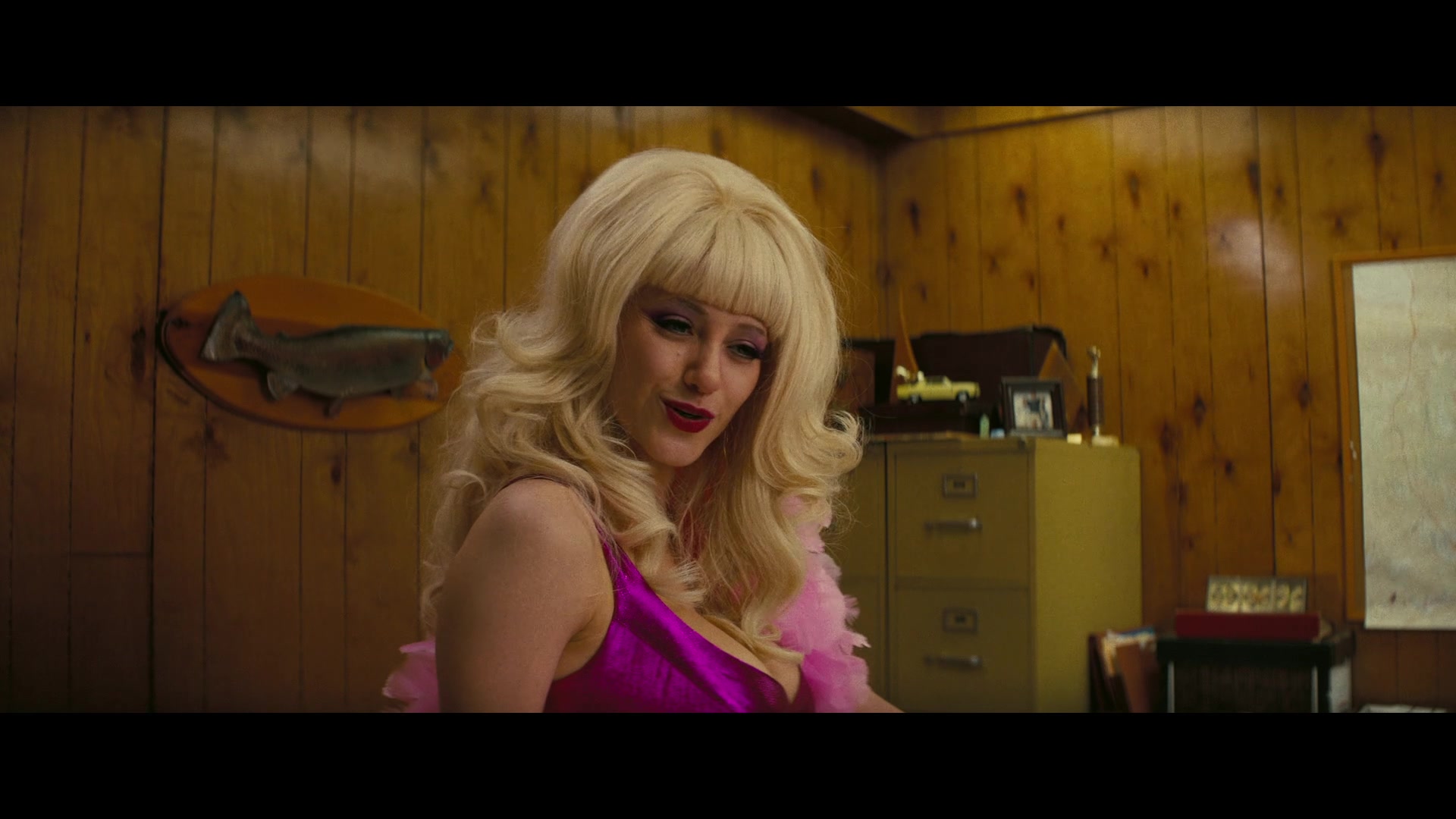 Angelyne_S01E02_Gods_and_Fairies_1080p_ERW_004833.jpg