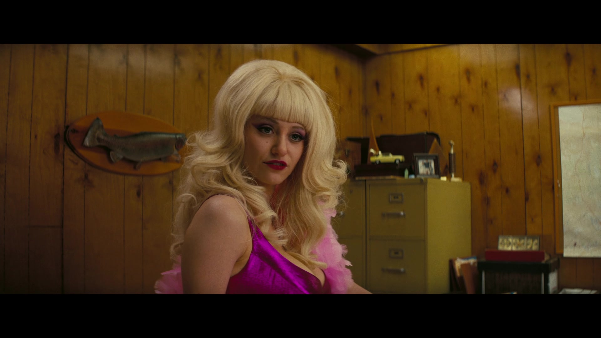 Angelyne_S01E02_Gods_and_Fairies_1080p_ERW_004840.jpg