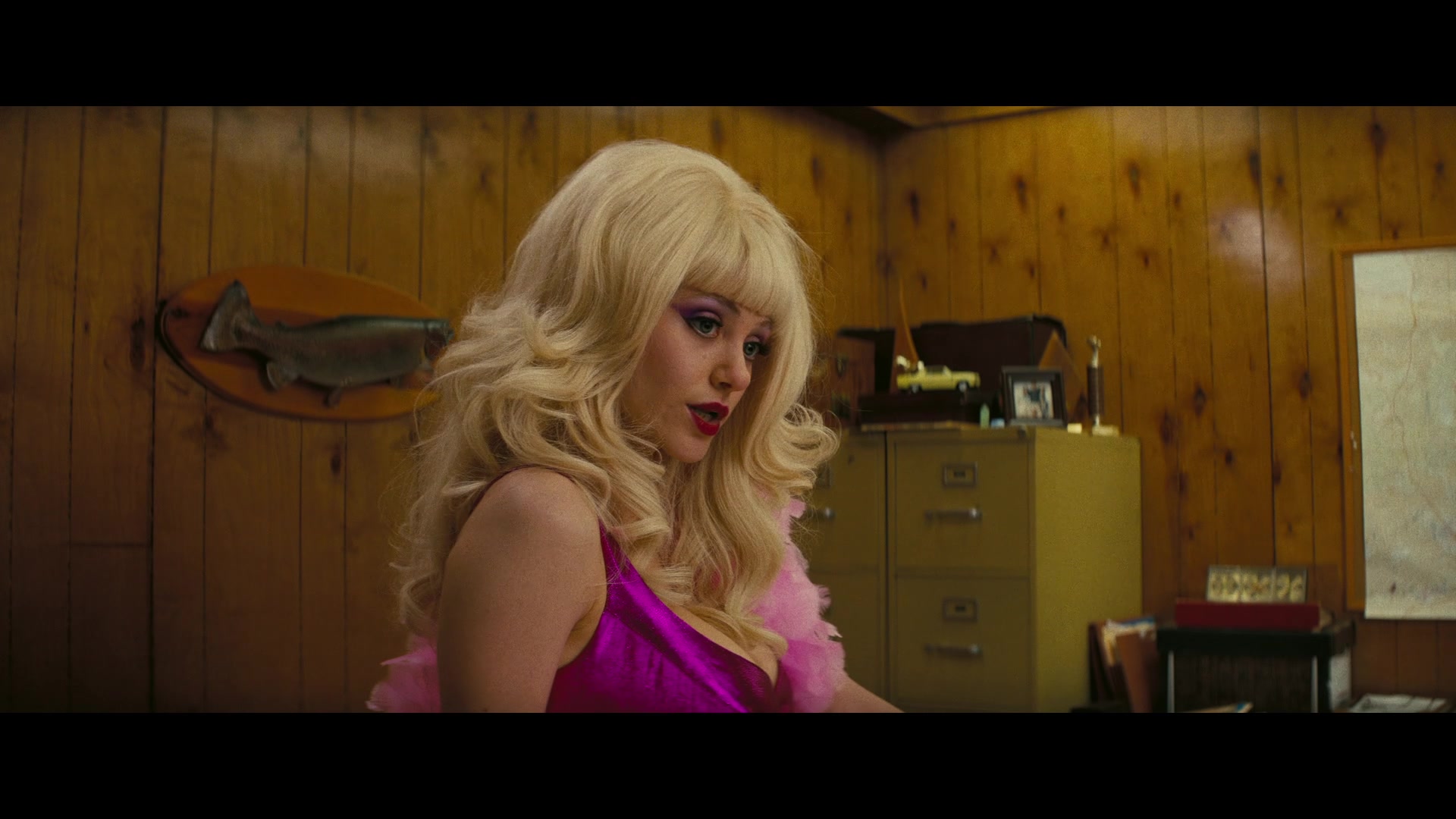 Angelyne_S01E02_Gods_and_Fairies_1080p_ERW_004855.jpg