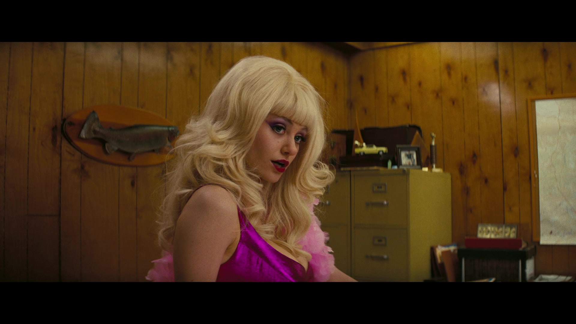 Angelyne_S01E02_Gods_and_Fairies_1080p_ERW_004856.jpg