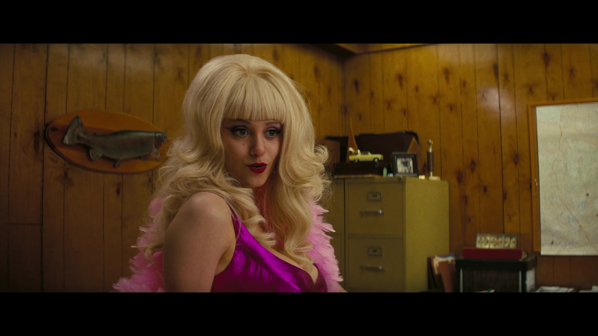 Angelyne_S01E02_Gods_and_Fairies_1080p_ERW_004890.jpg