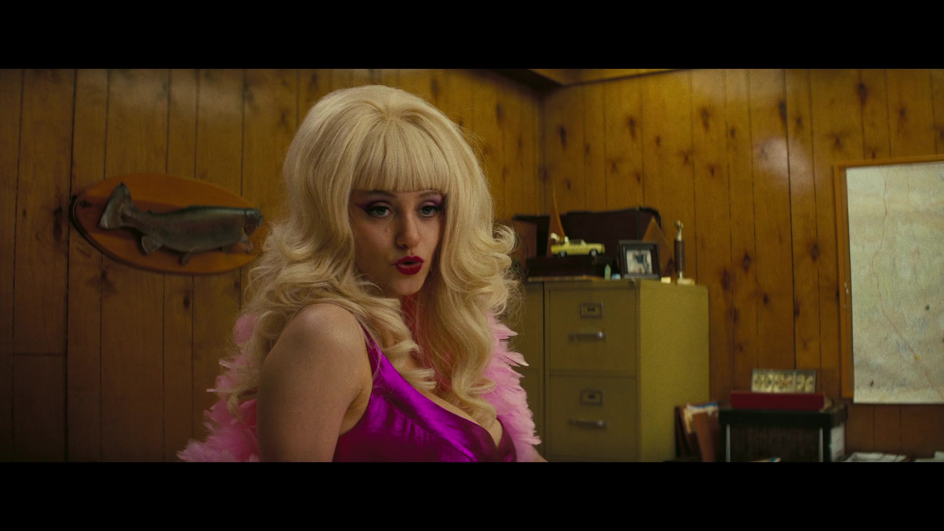 Angelyne_S01E02_Gods_and_Fairies_1080p_ERW_004902.jpg