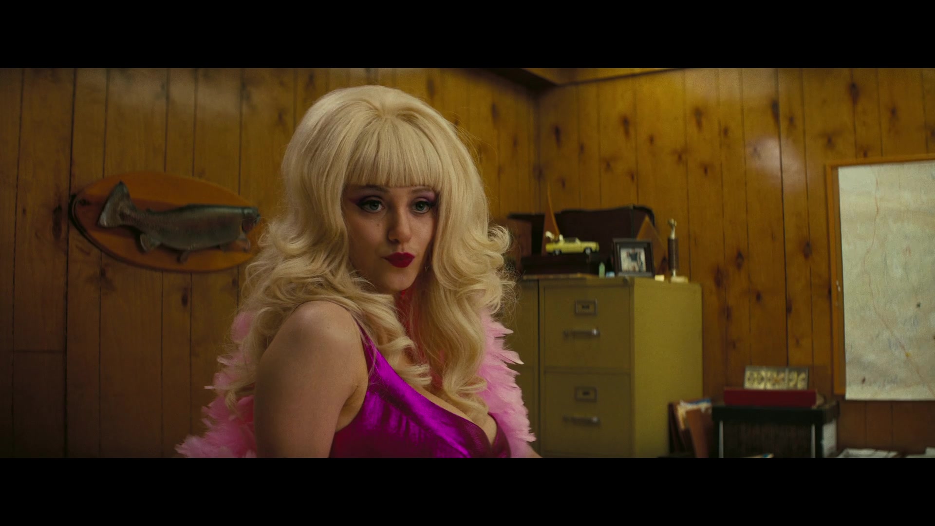 Angelyne_S01E02_Gods_and_Fairies_1080p_ERW_004903.jpg