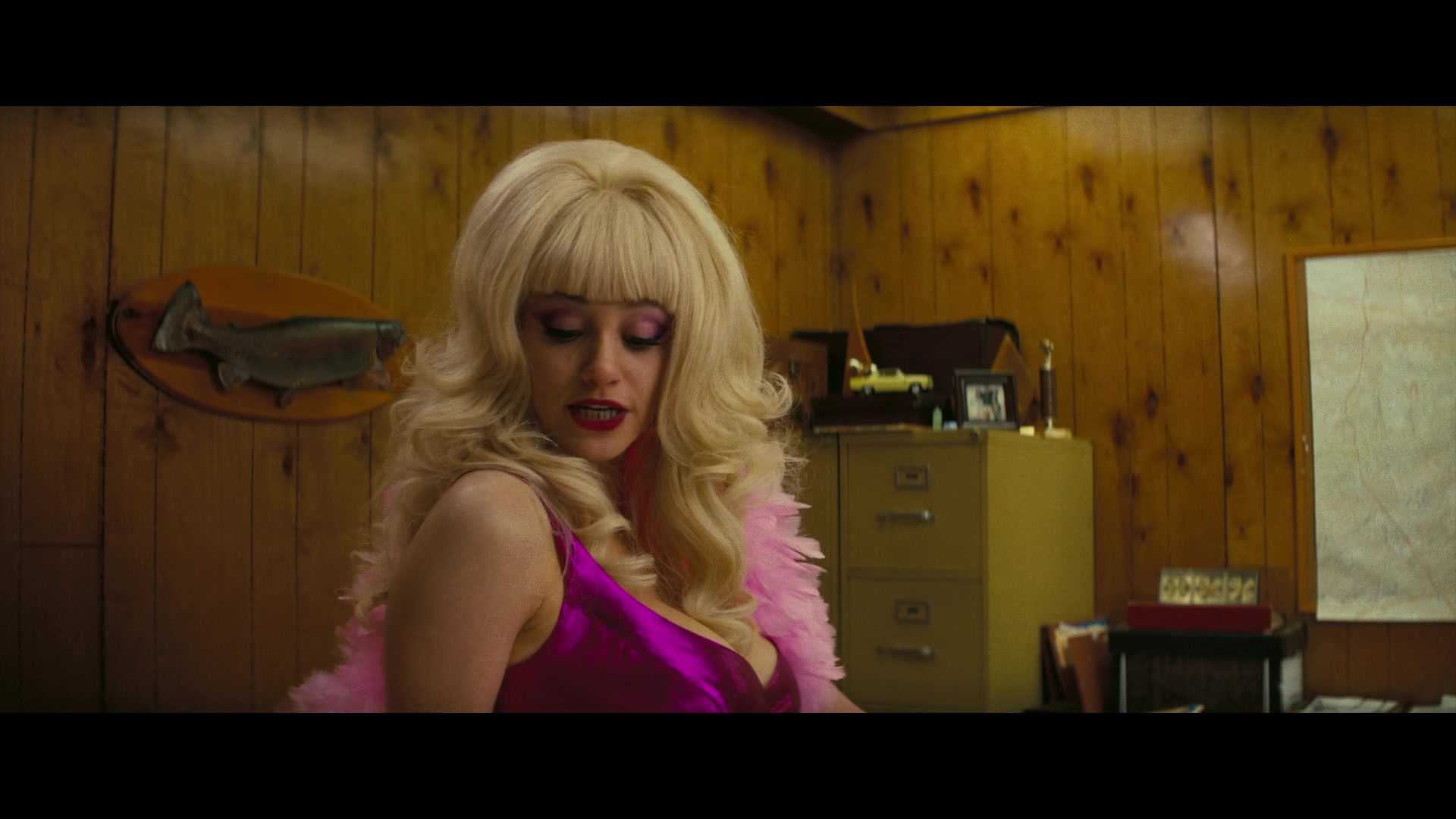 Angelyne_S01E02_Gods_and_Fairies_1080p_ERW_004917.jpg