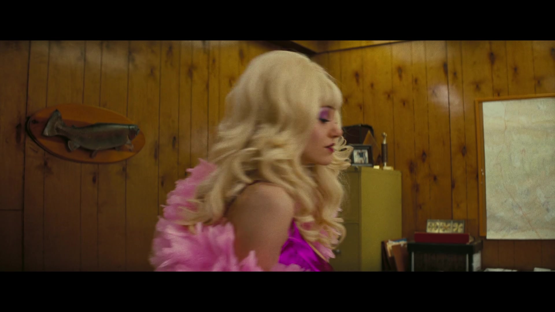 Angelyne_S01E02_Gods_and_Fairies_1080p_ERW_004925.jpg