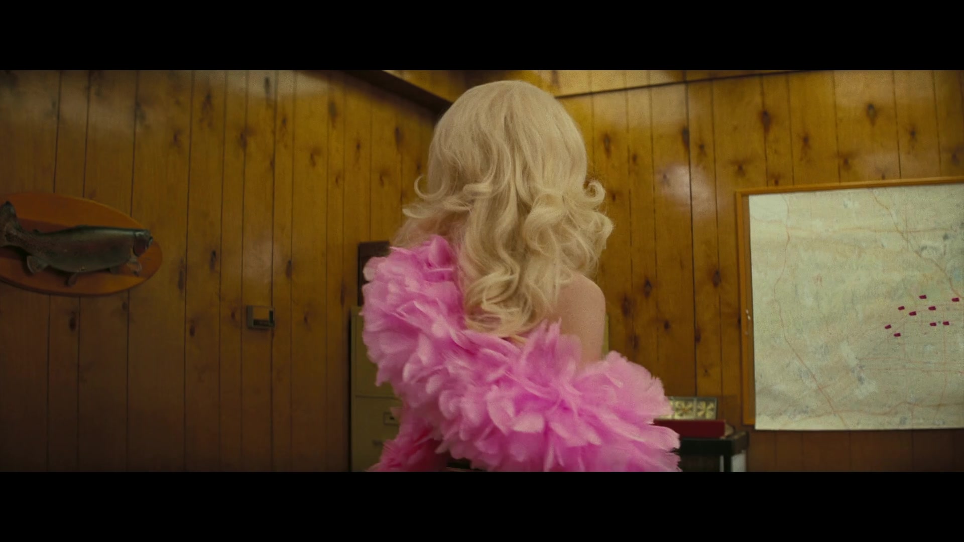 Angelyne_S01E02_Gods_and_Fairies_1080p_ERW_004928.jpg