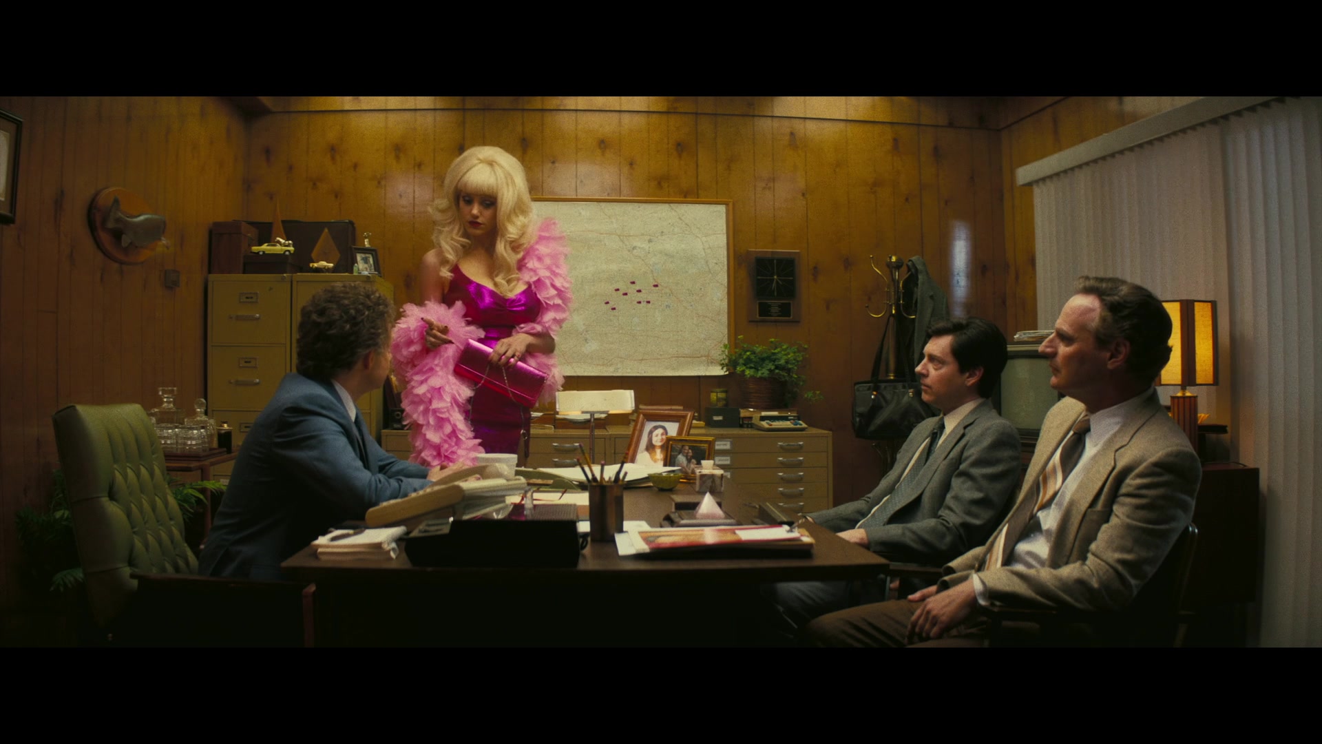 Angelyne_S01E02_Gods_and_Fairies_1080p_ERW_004935.jpg