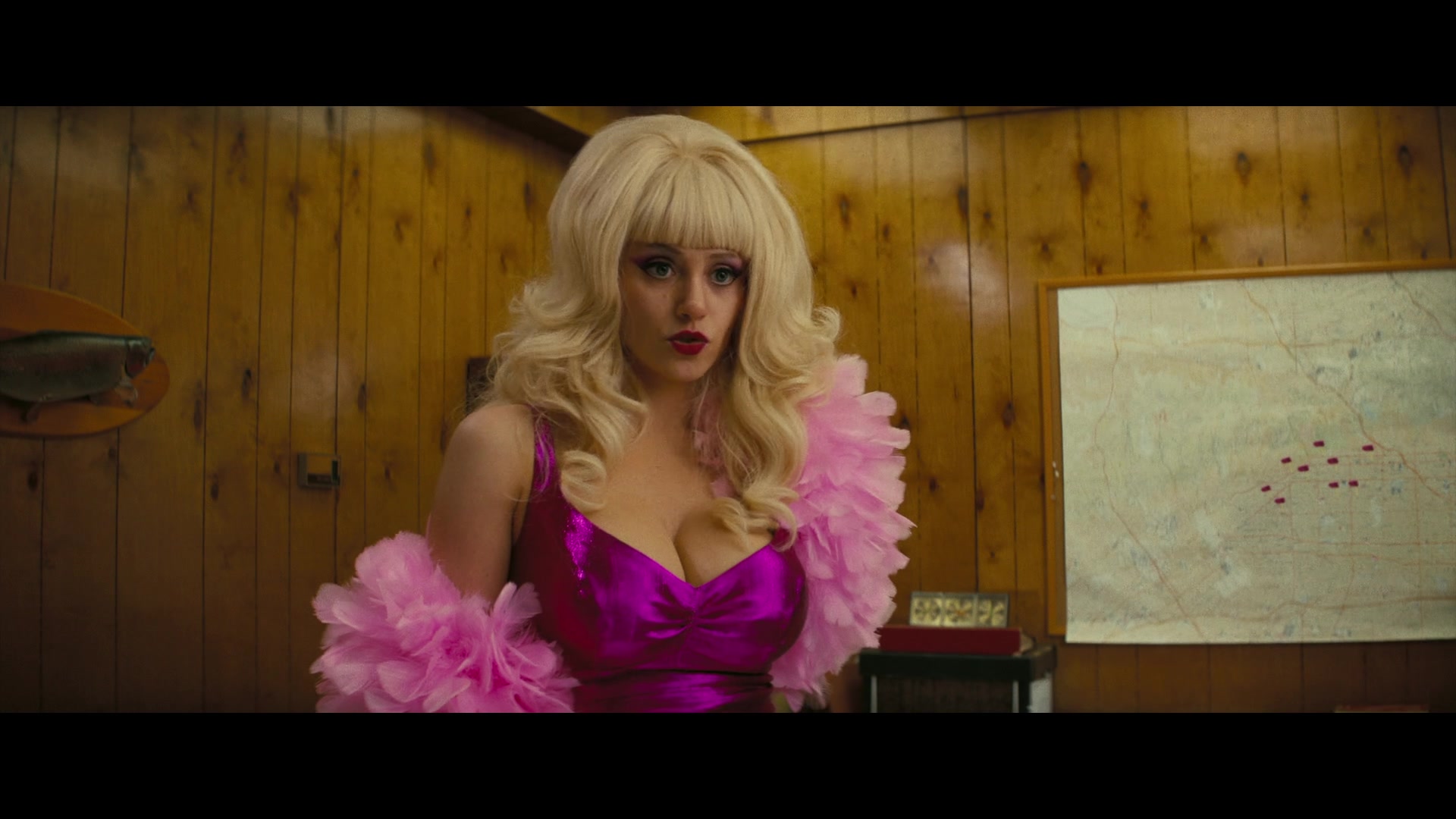 Angelyne_S01E02_Gods_and_Fairies_1080p_ERW_004946.jpg Angelyne_S01E02_Gods_and_Fairies_1080p_ERW_004946.jpg