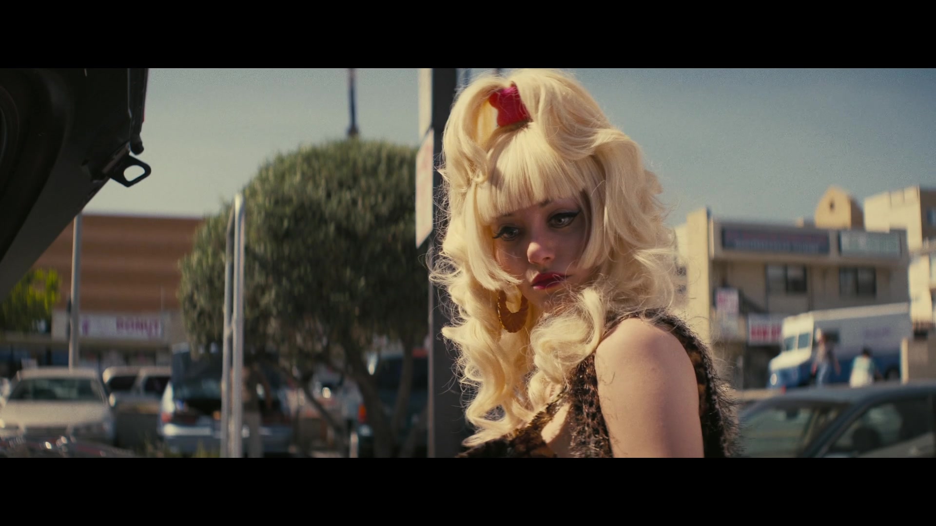 Angelyne_S01E02_Gods_and_Fairies_1080p_ERW_005114.jpg
