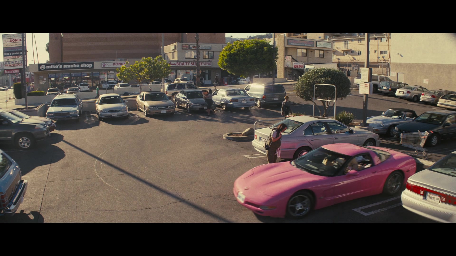 Angelyne_S01E02_Gods_and_Fairies_1080p_ERW_005300.jpg