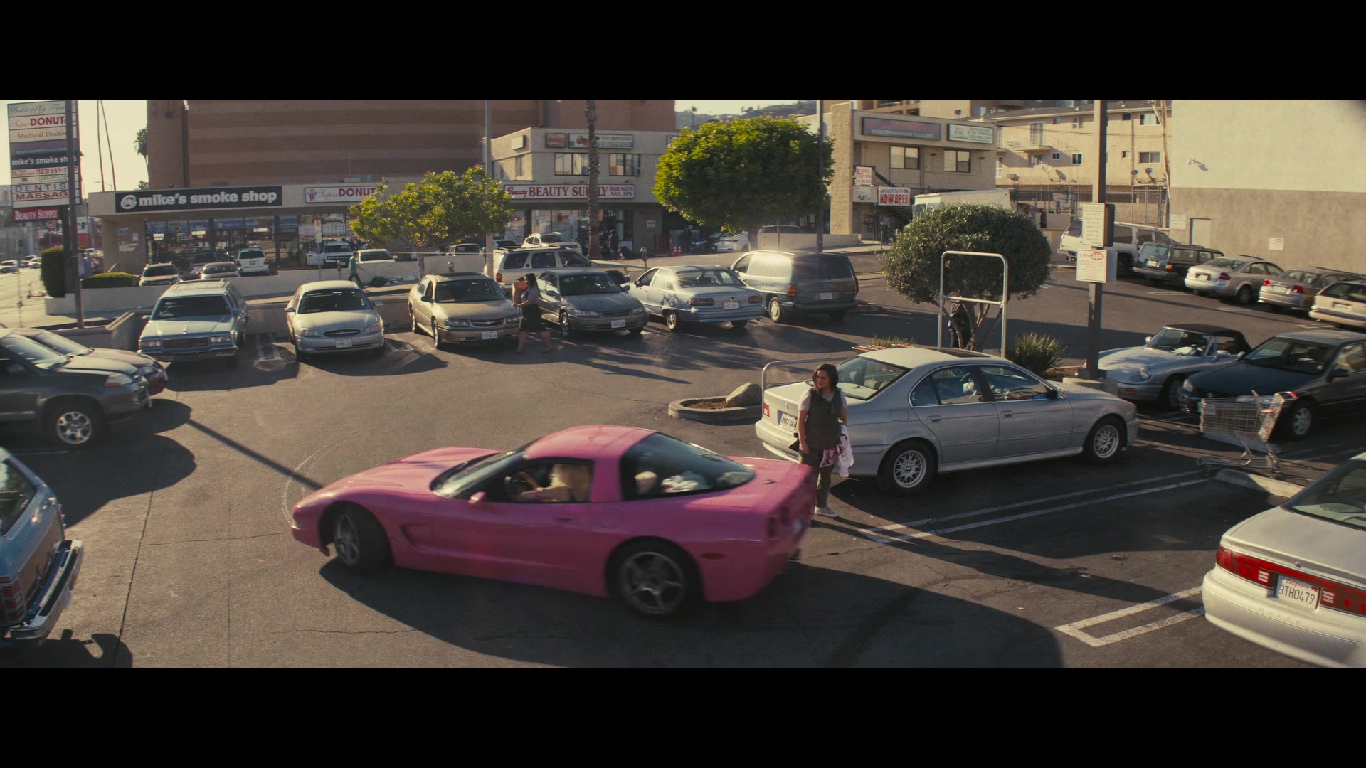 Angelyne_S01E02_Gods_and_Fairies_1080p_ERW_005305.jpg