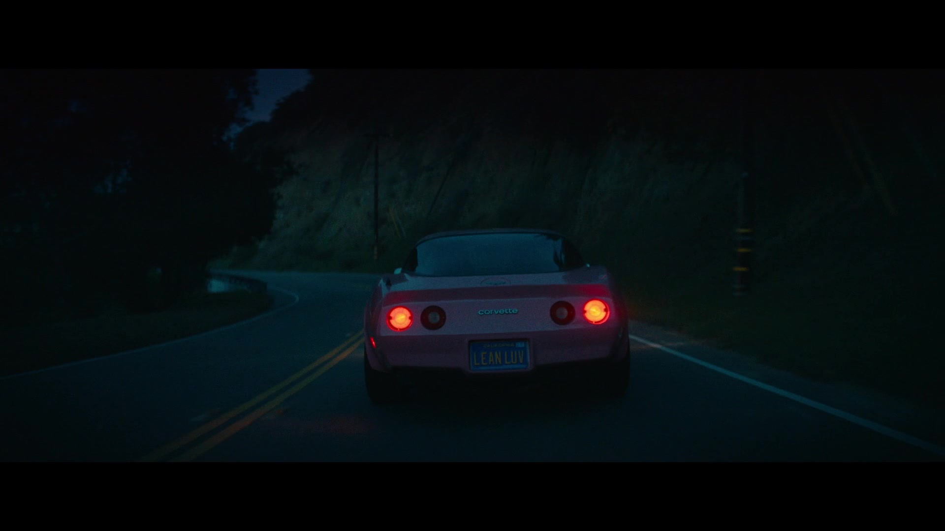 Angelyne_S01E02_Gods_and_Fairies_1080p_ERW_005437.jpg