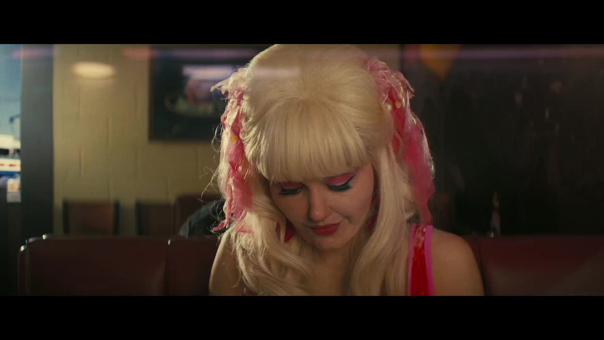 Angelyne_S01E02_Gods_and_Fairies_1080p_ERW_005793.jpg