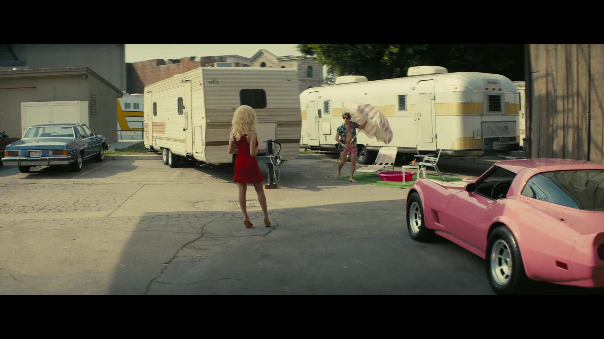 Angelyne_S01E03_Glow_in_the_Dark_Queen_of_the_Universe_1080p_ERW_000195.jpg