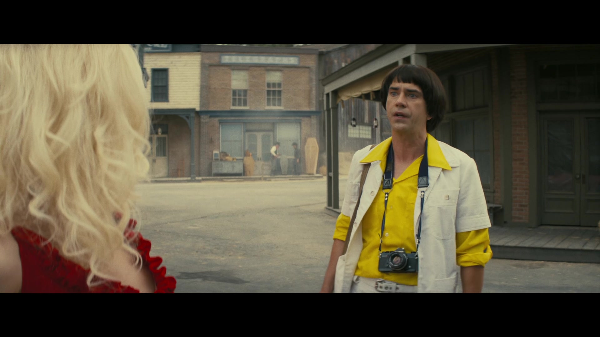 Angelyne_S01E03_Glow_in_the_Dark_Queen_of_the_Universe_1080p_ERW_000229.jpg