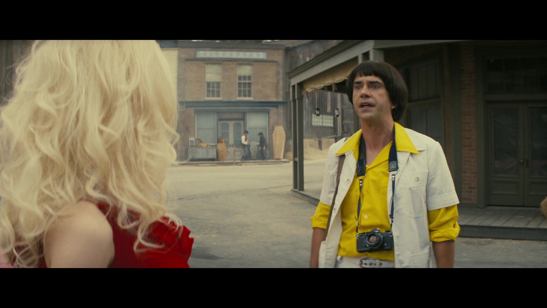 Angelyne_S01E03_Glow_in_the_Dark_Queen_of_the_Universe_1080p_ERW_000237.jpg