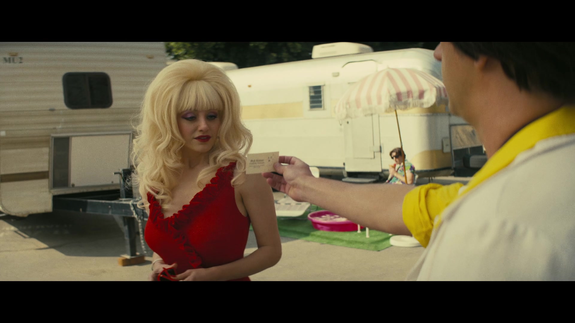 Angelyne_S01E03_Glow_in_the_Dark_Queen_of_the_Universe_1080p_ERW_000256.jpg