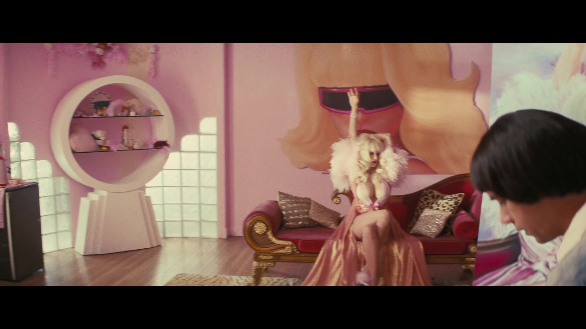 Angelyne_S01E03_Glow_in_the_Dark_Queen_of_the_Universe_1080p_ERW_000281.jpg