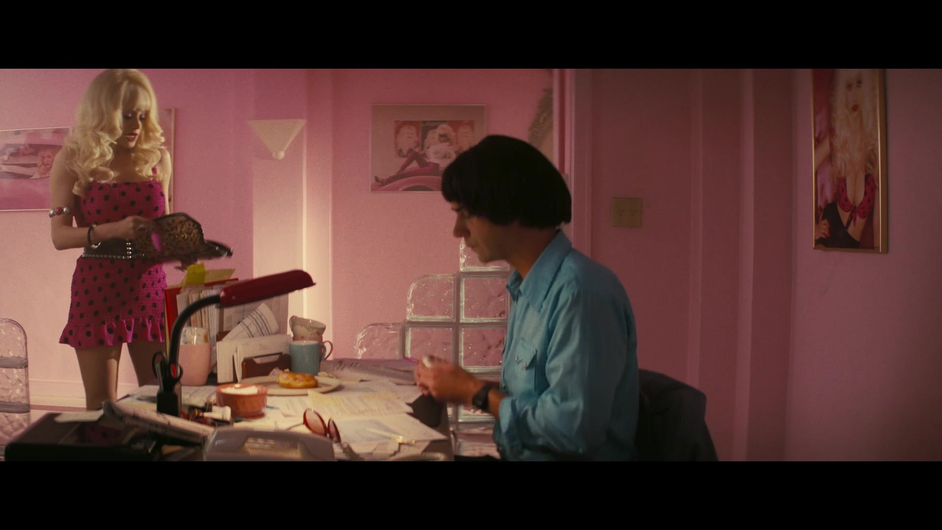 Angelyne_S01E03_Glow_in_the_Dark_Queen_of_the_Universe_1080p_ERW_000348.jpg