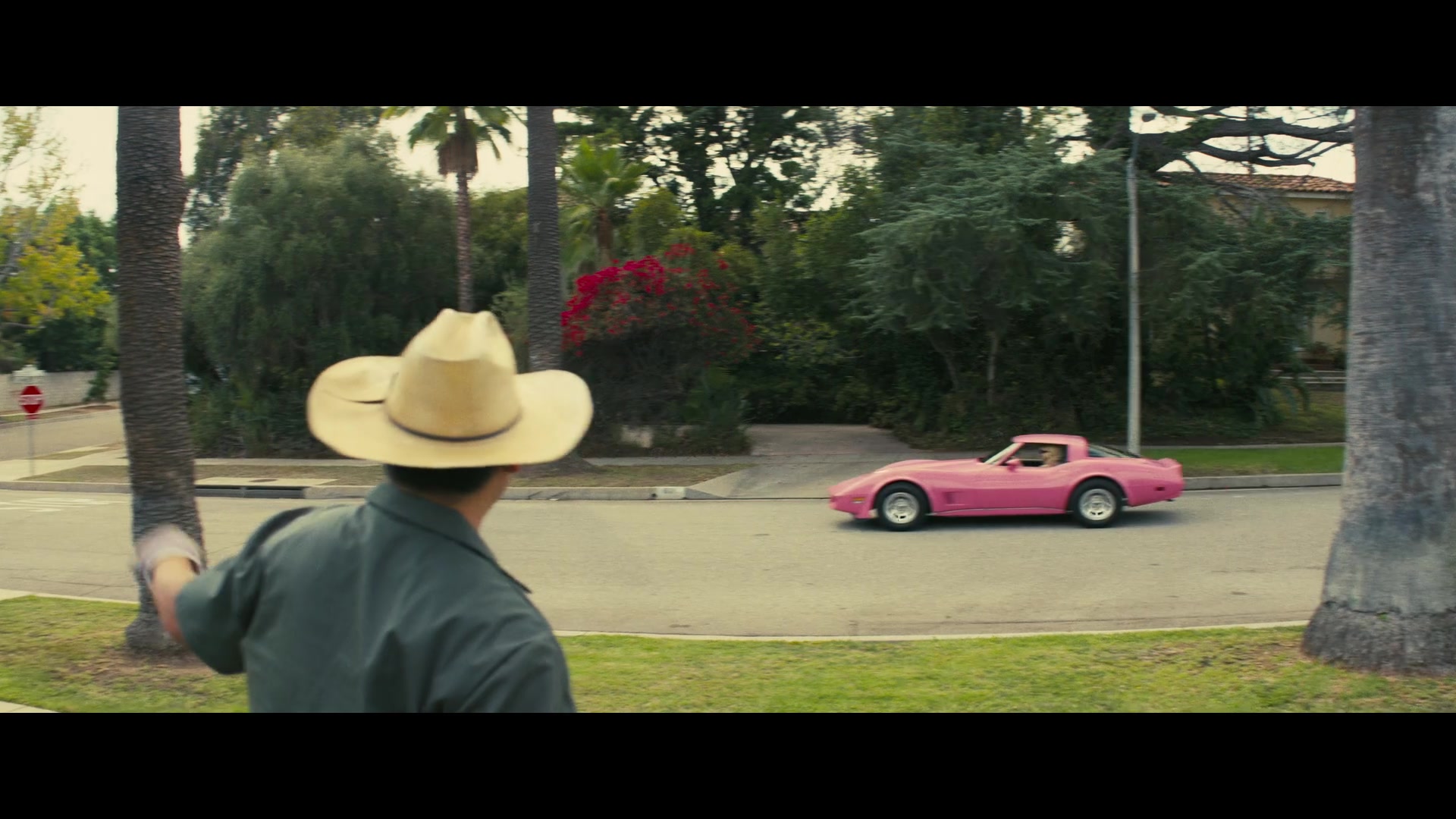 Angelyne_S01E03_Glow_in_the_Dark_Queen_of_the_Universe_1080p_ERW_000530.jpg