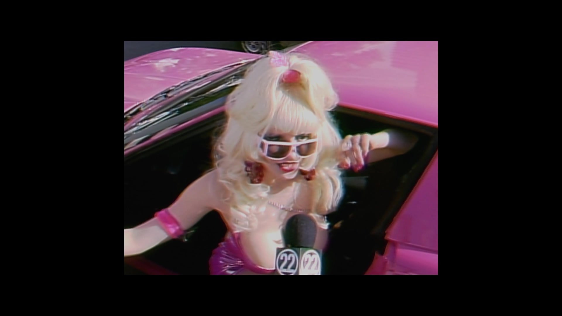 Angelyne_S01E03_Glow_in_the_Dark_Queen_of_the_Universe_1080p_ERW_000546.jpg