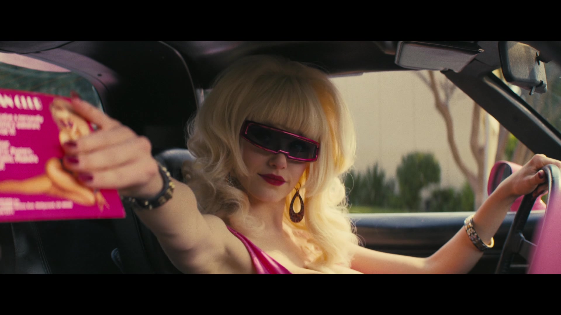 Angelyne_S01E03_Glow_in_the_Dark_Queen_of_the_Universe_1080p_ERW_000560.jpg