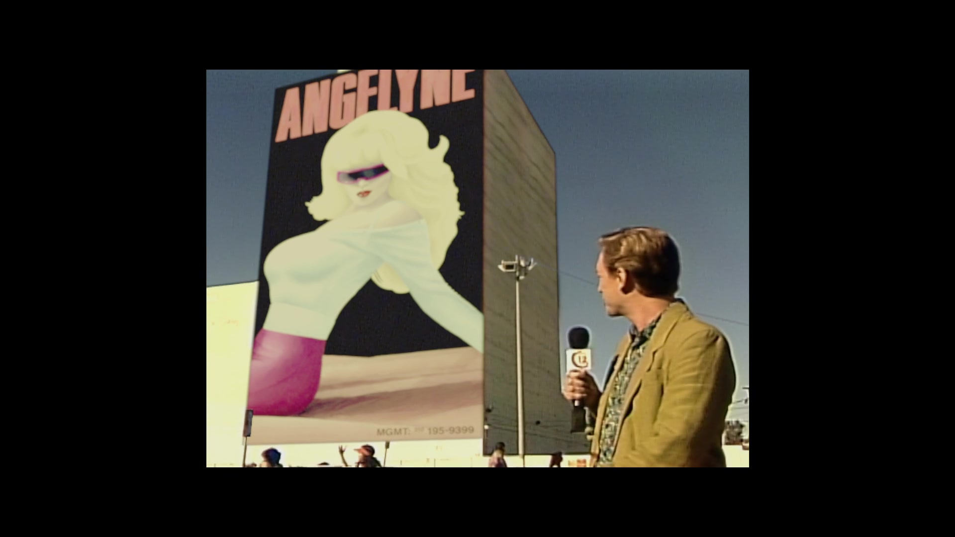 Angelyne_S01E03_Glow_in_the_Dark_Queen_of_the_Universe_1080p_ERW_000753.jpg
