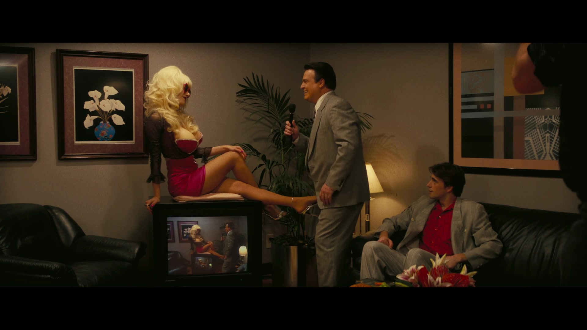 Angelyne_S01E03_Glow_in_the_Dark_Queen_of_the_Universe_1080p_ERW_000940.jpg