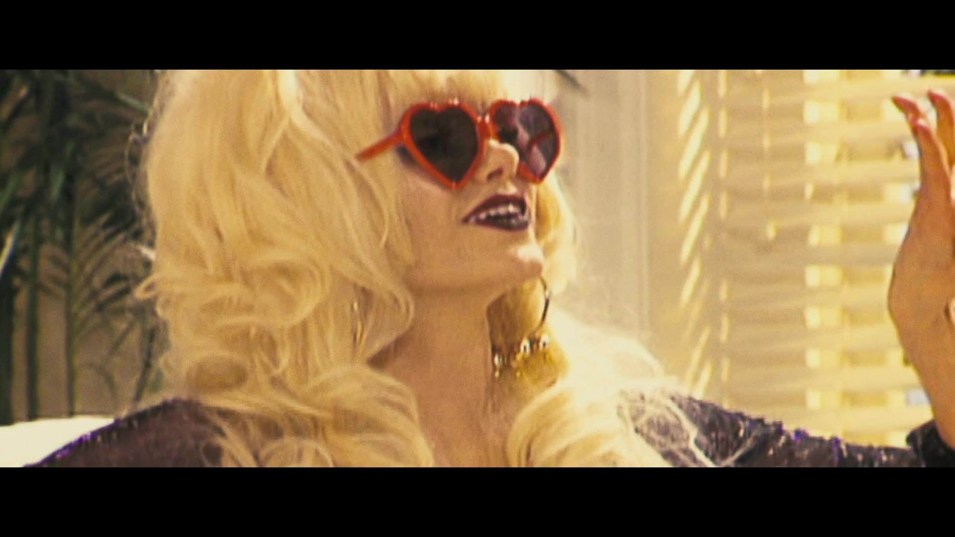 Angelyne_S01E03_Glow_in_the_Dark_Queen_of_the_Universe_1080p_ERW_001015.jpg
