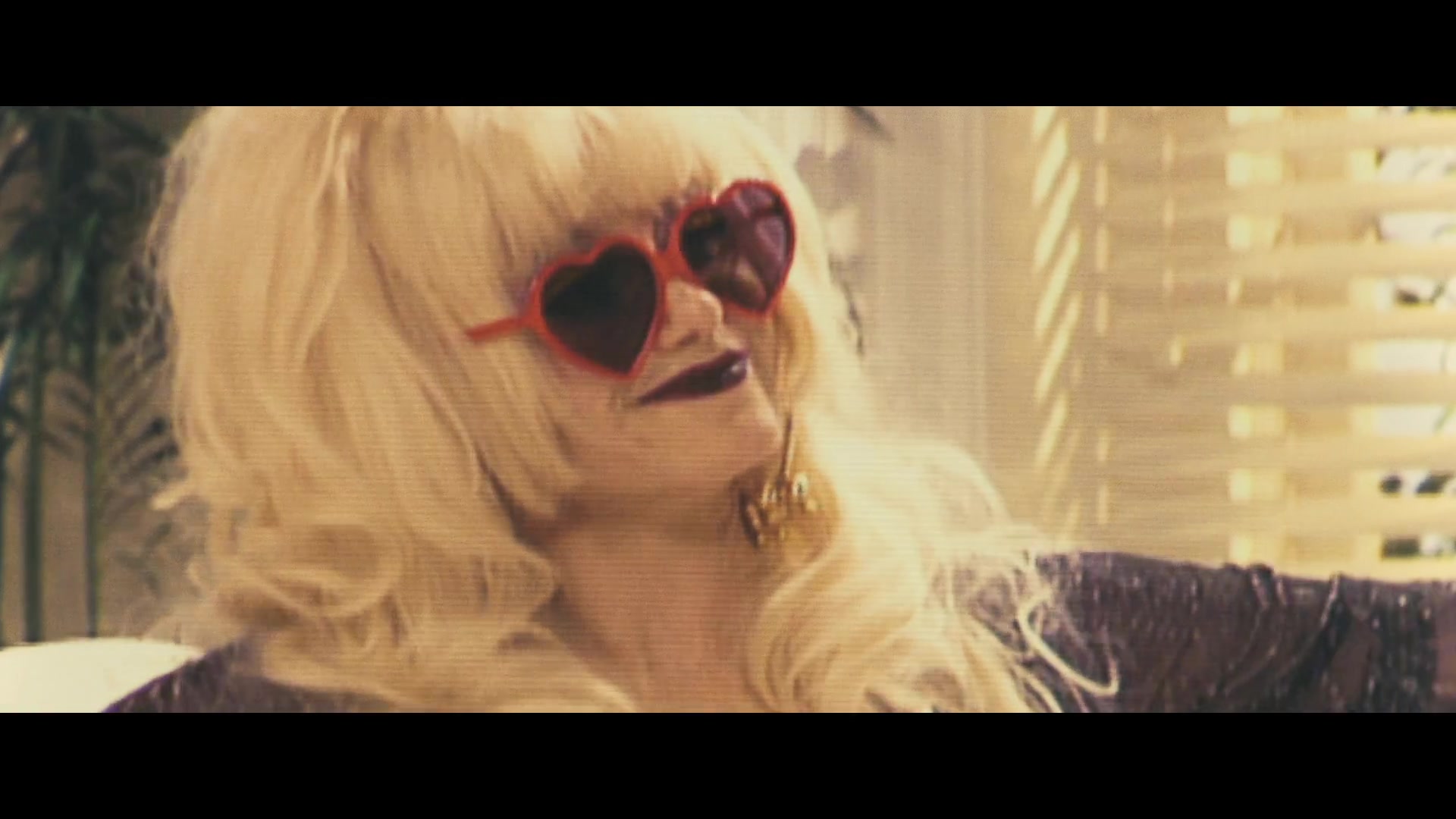 Angelyne_S01E03_Glow_in_the_Dark_Queen_of_the_Universe_1080p_ERW_001022.jpg