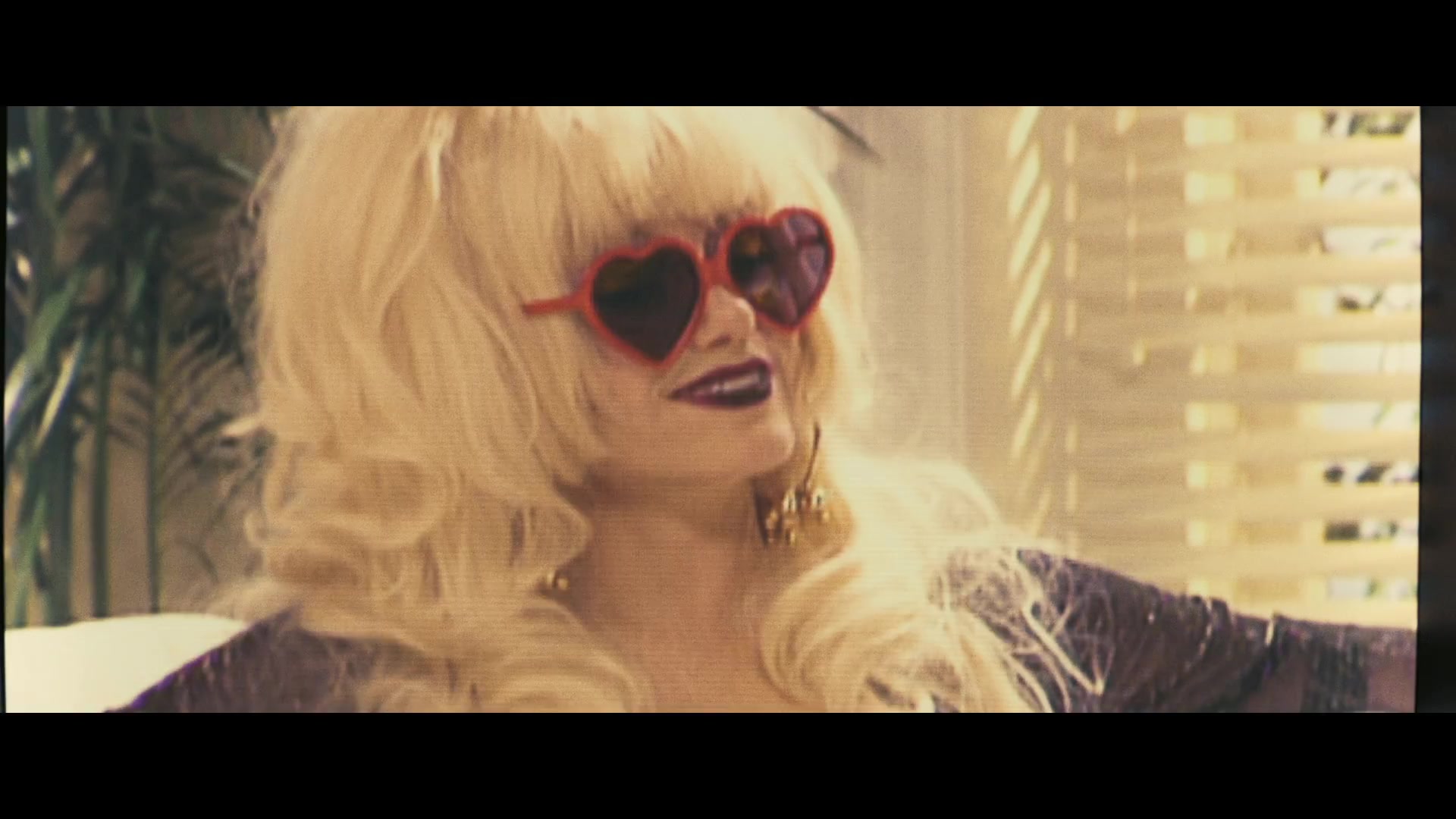 Angelyne_S01E03_Glow_in_the_Dark_Queen_of_the_Universe_1080p_ERW_001023.jpg