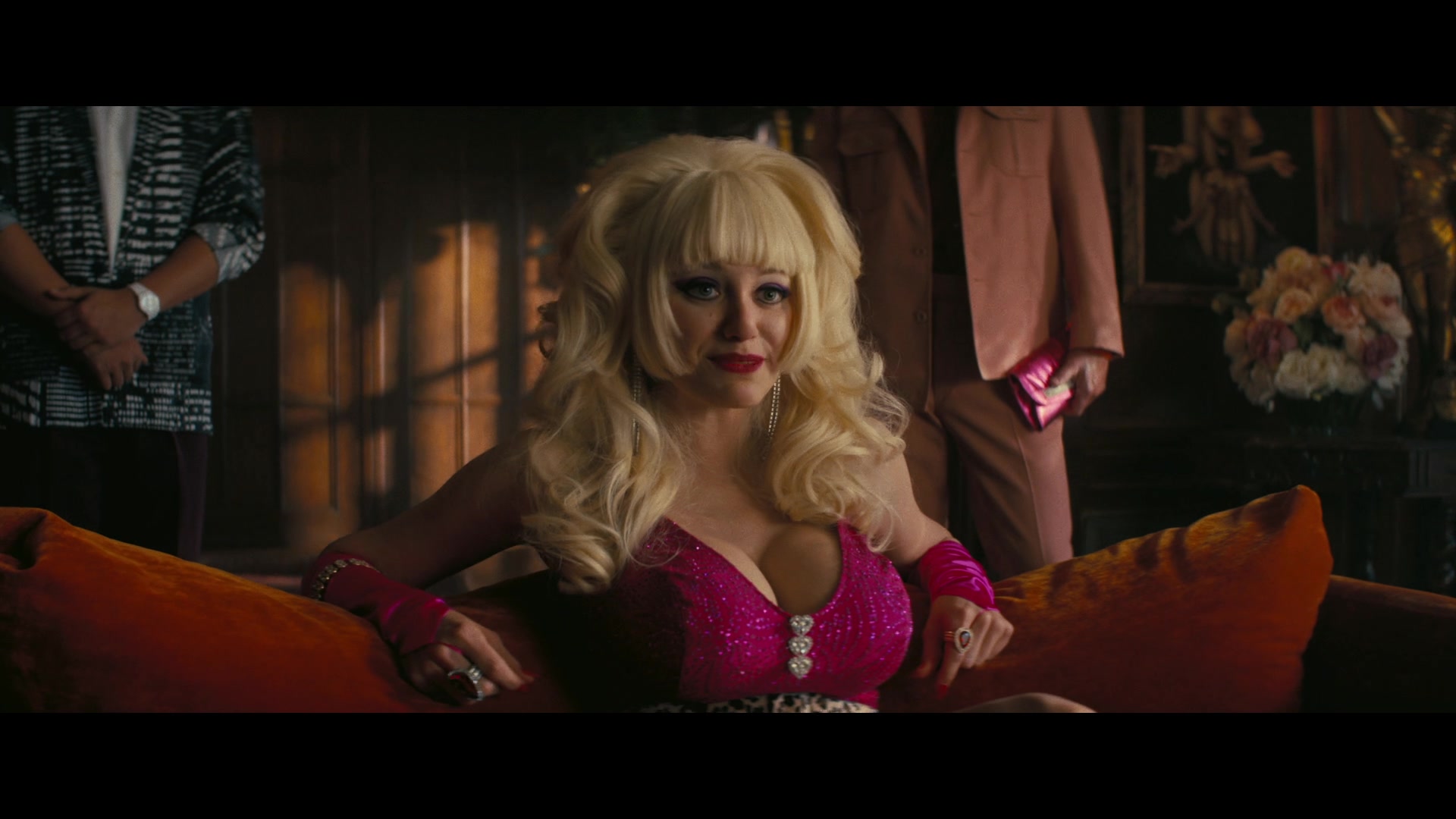 Angelyne_S01E03_Glow_in_the_Dark_Queen_of_the_Universe_1080p_ERW_001284.jpg