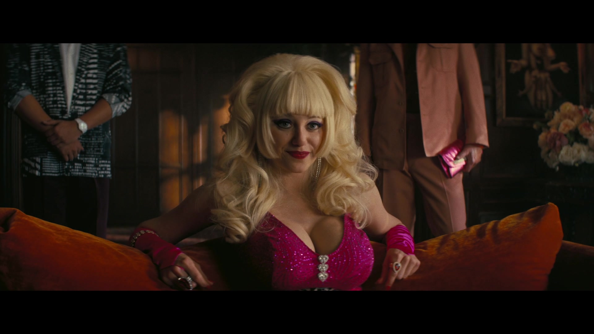 Angelyne_S01E03_Glow_in_the_Dark_Queen_of_the_Universe_1080p_ERW_001288.jpg