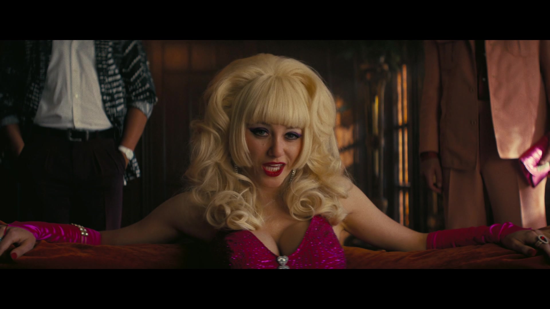 Angelyne_S01E03_Glow_in_the_Dark_Queen_of_the_Universe_1080p_ERW_001357.jpg