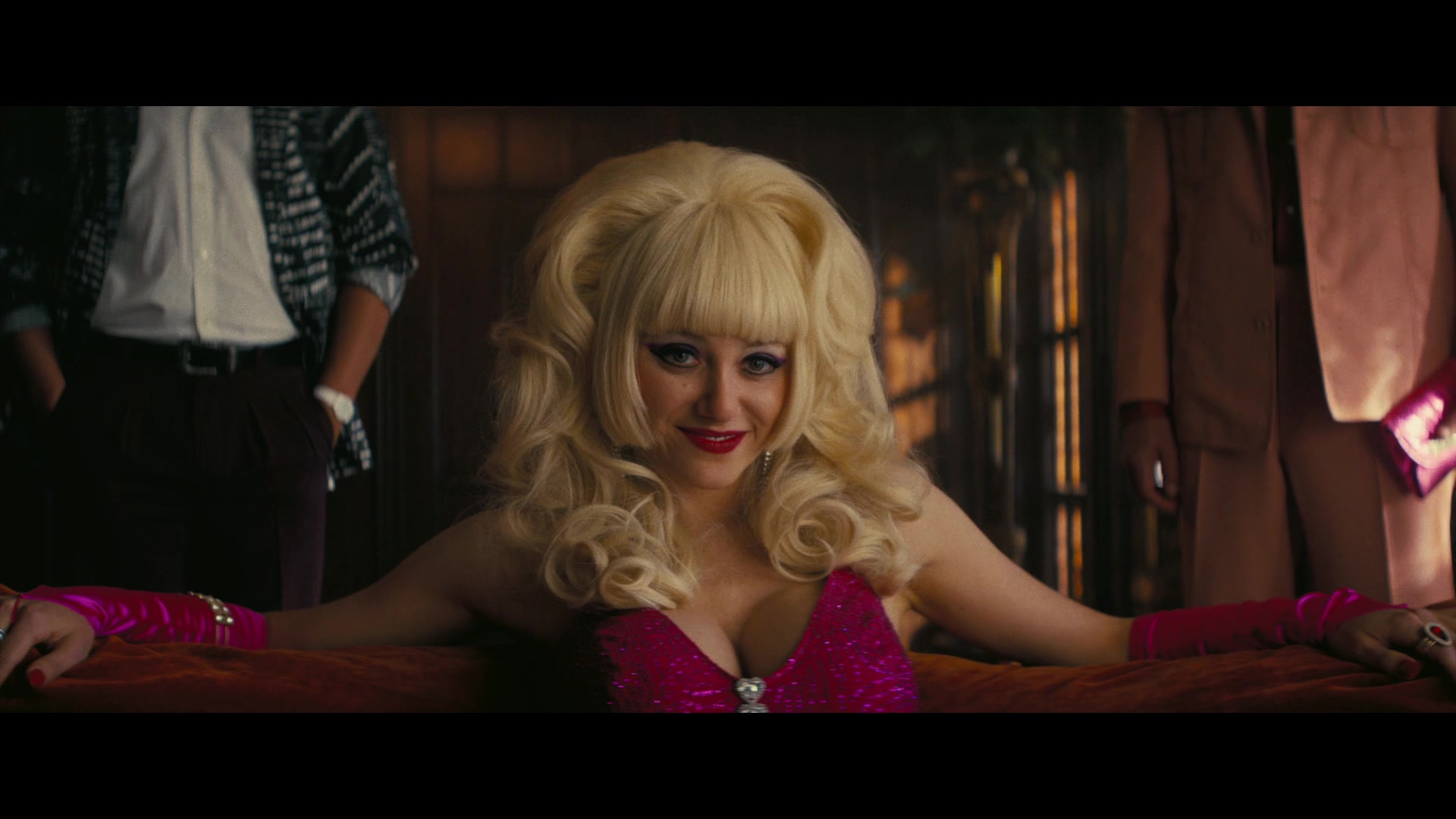 Angelyne_S01E03_Glow_in_the_Dark_Queen_of_the_Universe_1080p_ERW_001359.jpg