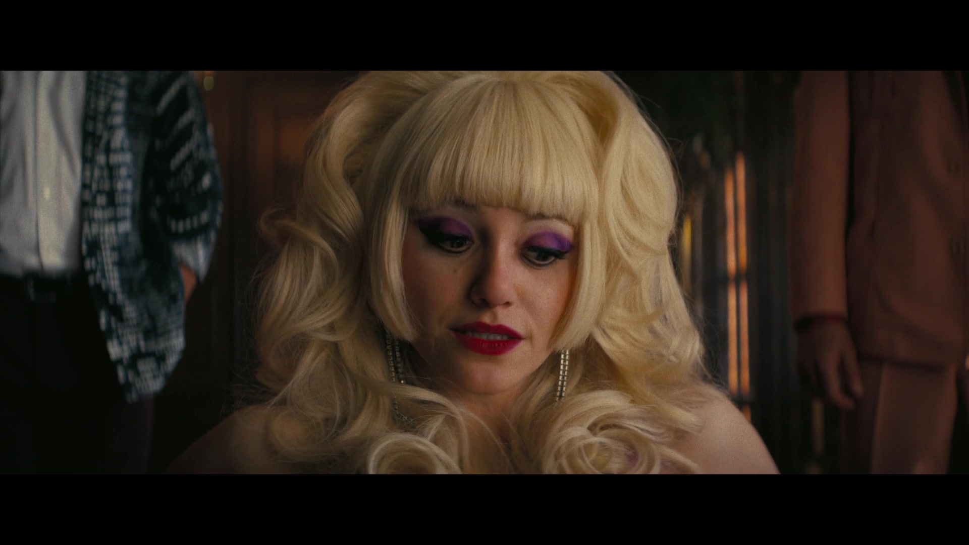 Angelyne_S01E03_Glow_in_the_Dark_Queen_of_the_Universe_1080p_ERW_001536.jpg