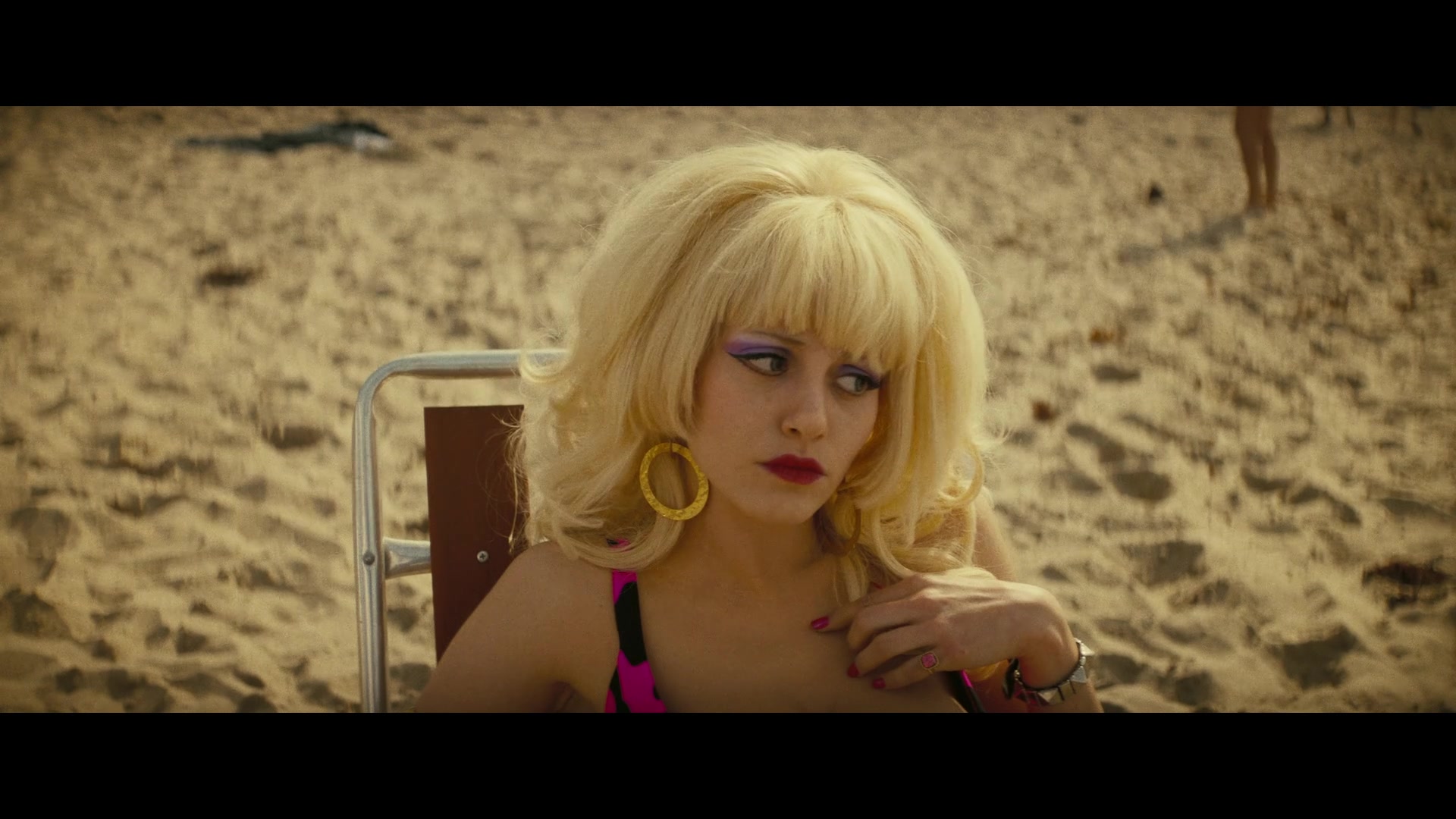 Angelyne_S01E03_Glow_in_the_Dark_Queen_of_the_Universe_1080p_ERW_001859.jpg