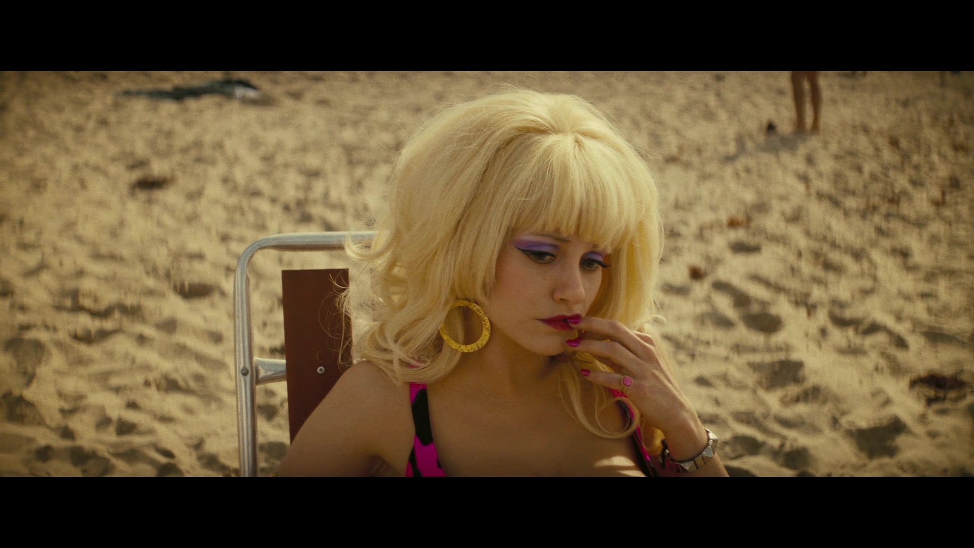 Angelyne_S01E03_Glow_in_the_Dark_Queen_of_the_Universe_1080p_ERW_001864.jpg