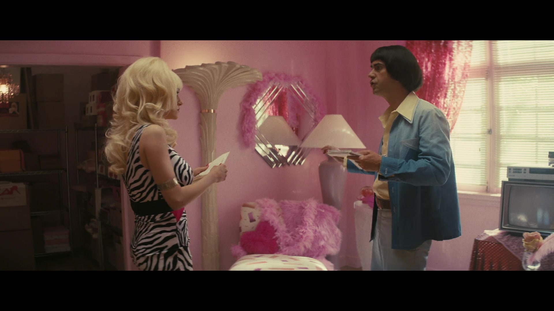 Angelyne_S01E03_Glow_in_the_Dark_Queen_of_the_Universe_1080p_ERW_001905.jpg