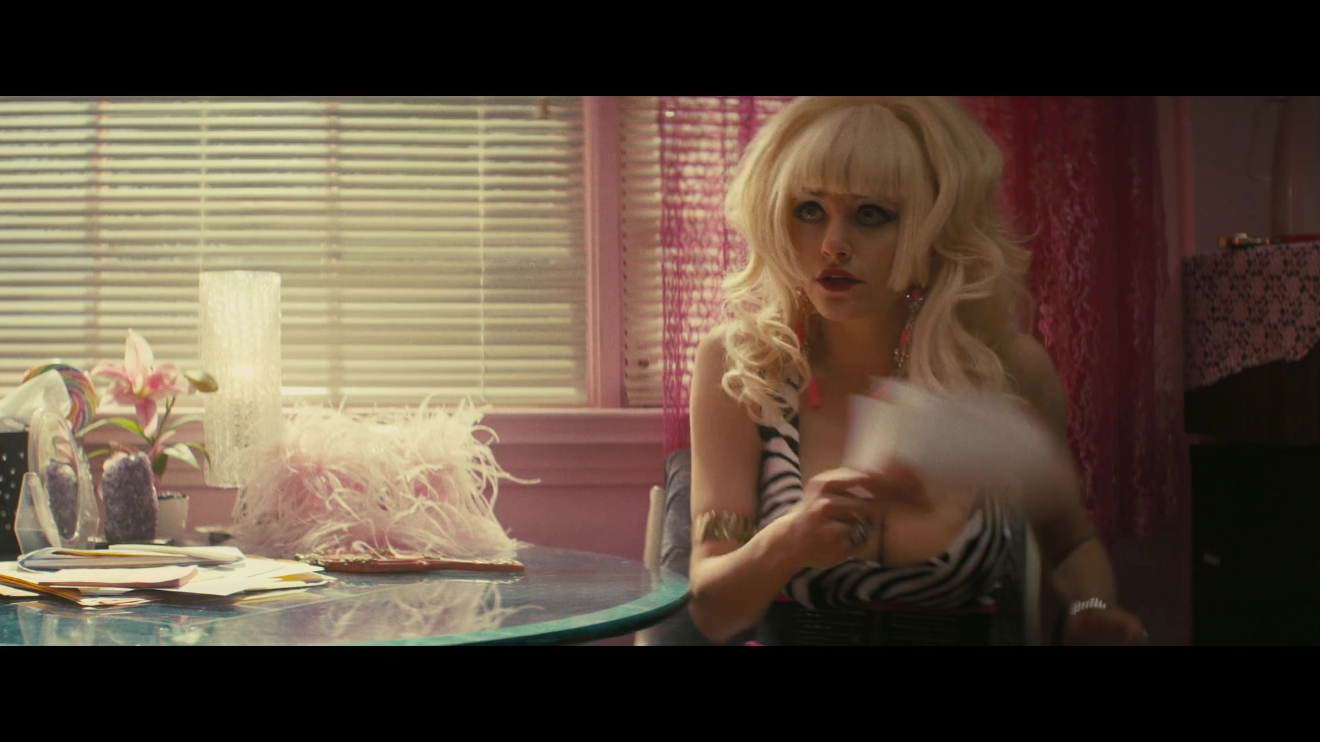Angelyne_S01E03_Glow_in_the_Dark_Queen_of_the_Universe_1080p_ERW_001928.jpg