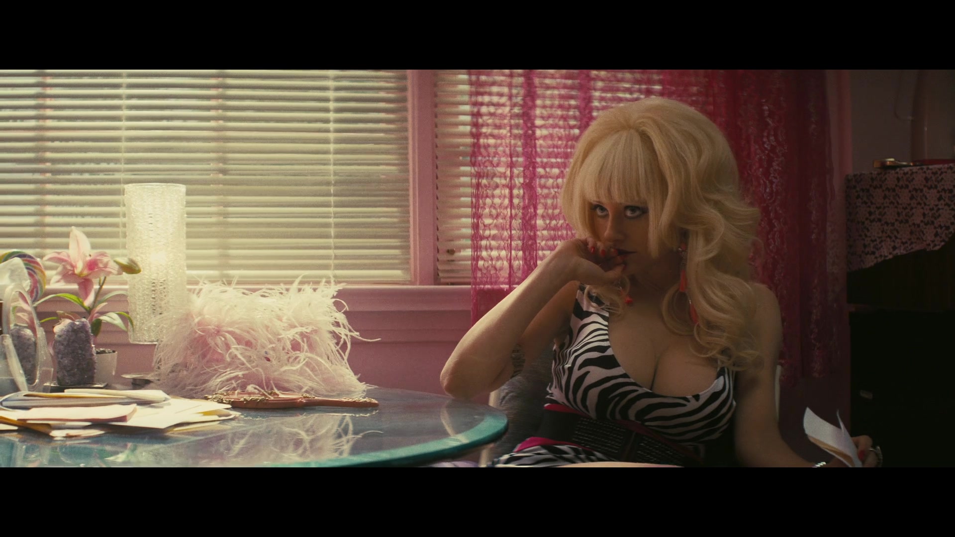 Angelyne_S01E03_Glow_in_the_Dark_Queen_of_the_Universe_1080p_ERW_001943.jpg