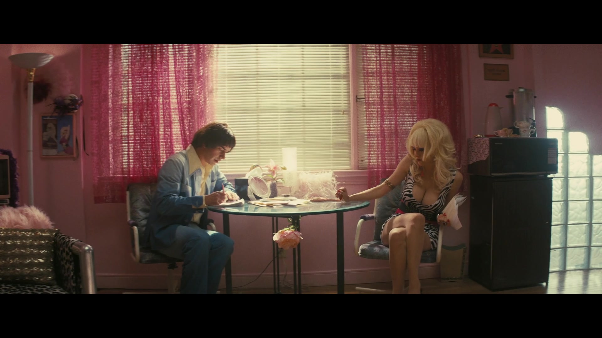 Angelyne_S01E03_Glow_in_the_Dark_Queen_of_the_Universe_1080p_ERW_001972.jpg