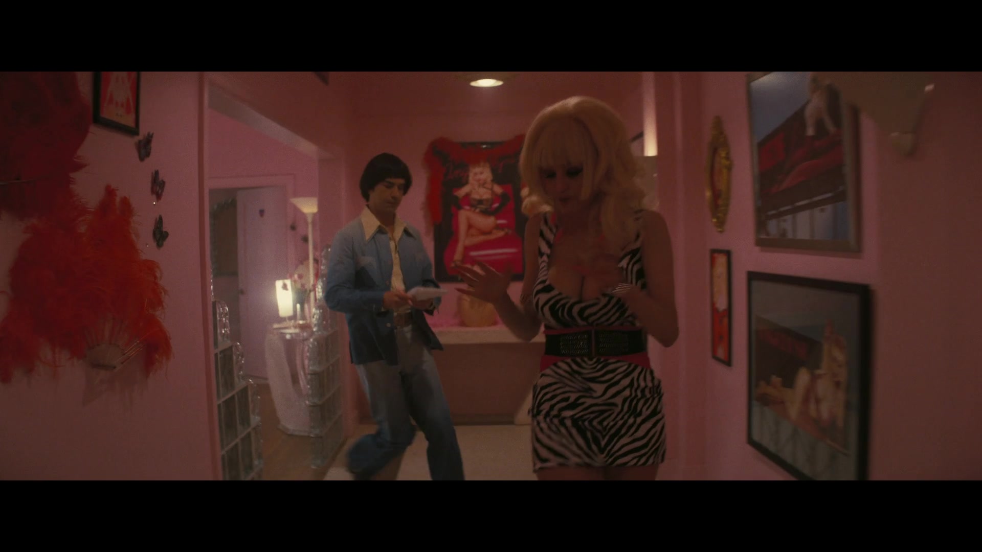 Angelyne_S01E03_Glow_in_the_Dark_Queen_of_the_Universe_1080p_ERW_002014.jpg