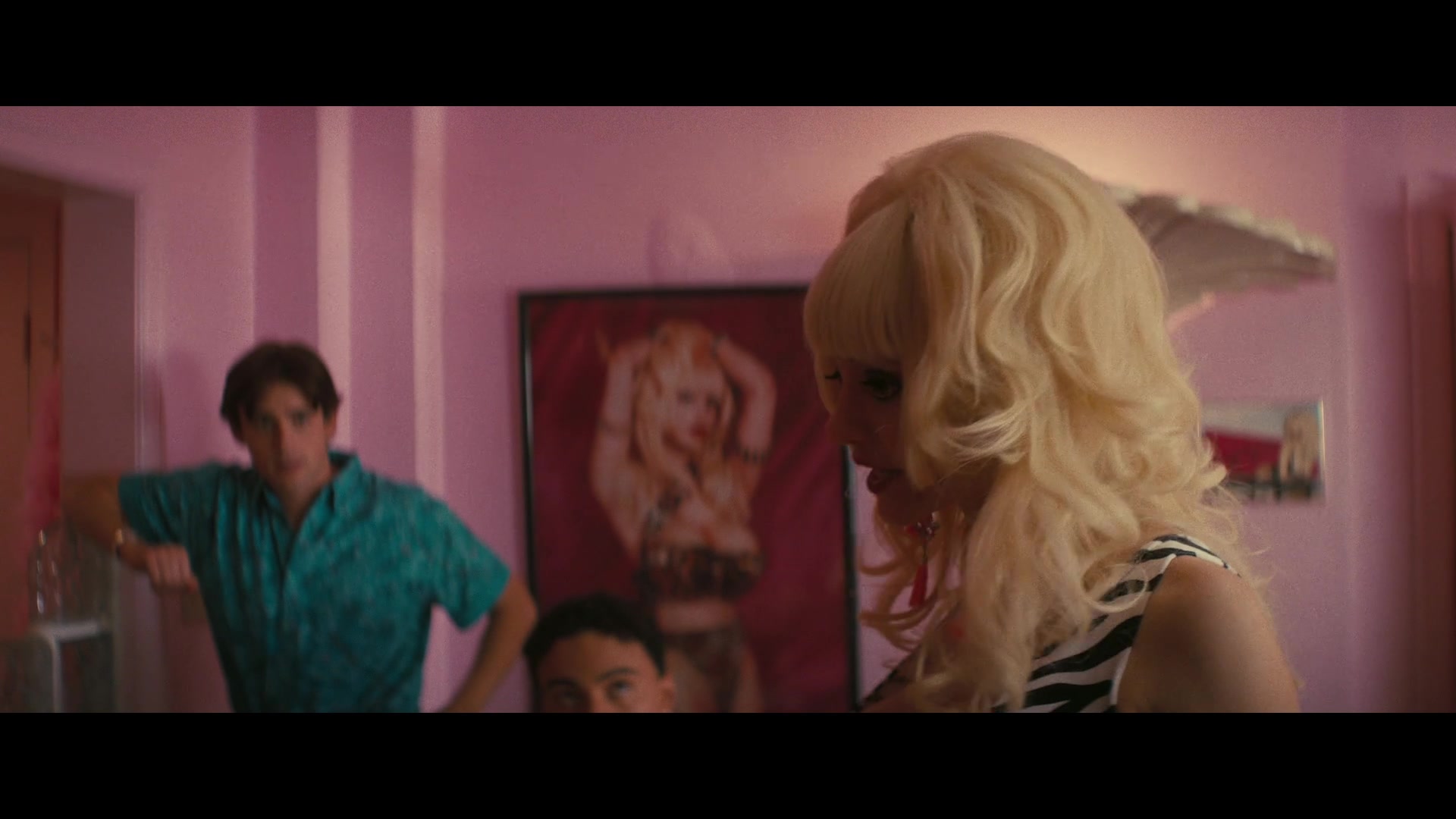 Angelyne_S01E03_Glow_in_the_Dark_Queen_of_the_Universe_1080p_ERW_002032.jpg