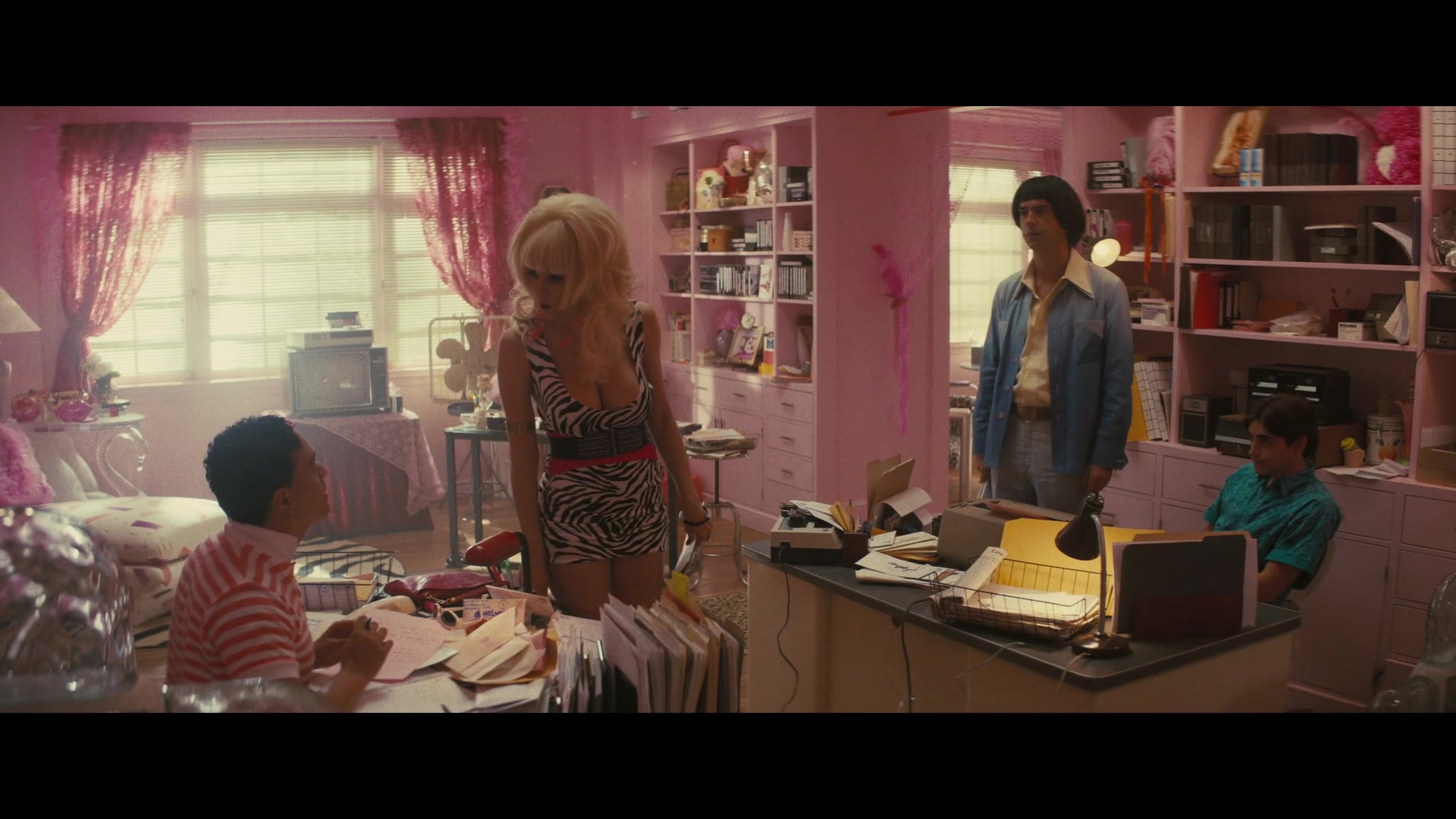 Angelyne_S01E03_Glow_in_the_Dark_Queen_of_the_Universe_1080p_ERW_002166.jpg