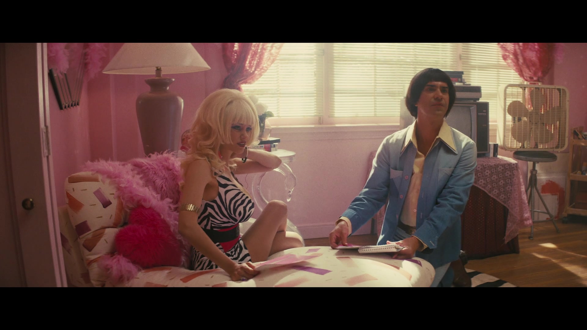 Angelyne_S01E03_Glow_in_the_Dark_Queen_of_the_Universe_1080p_ERW_002228.jpg