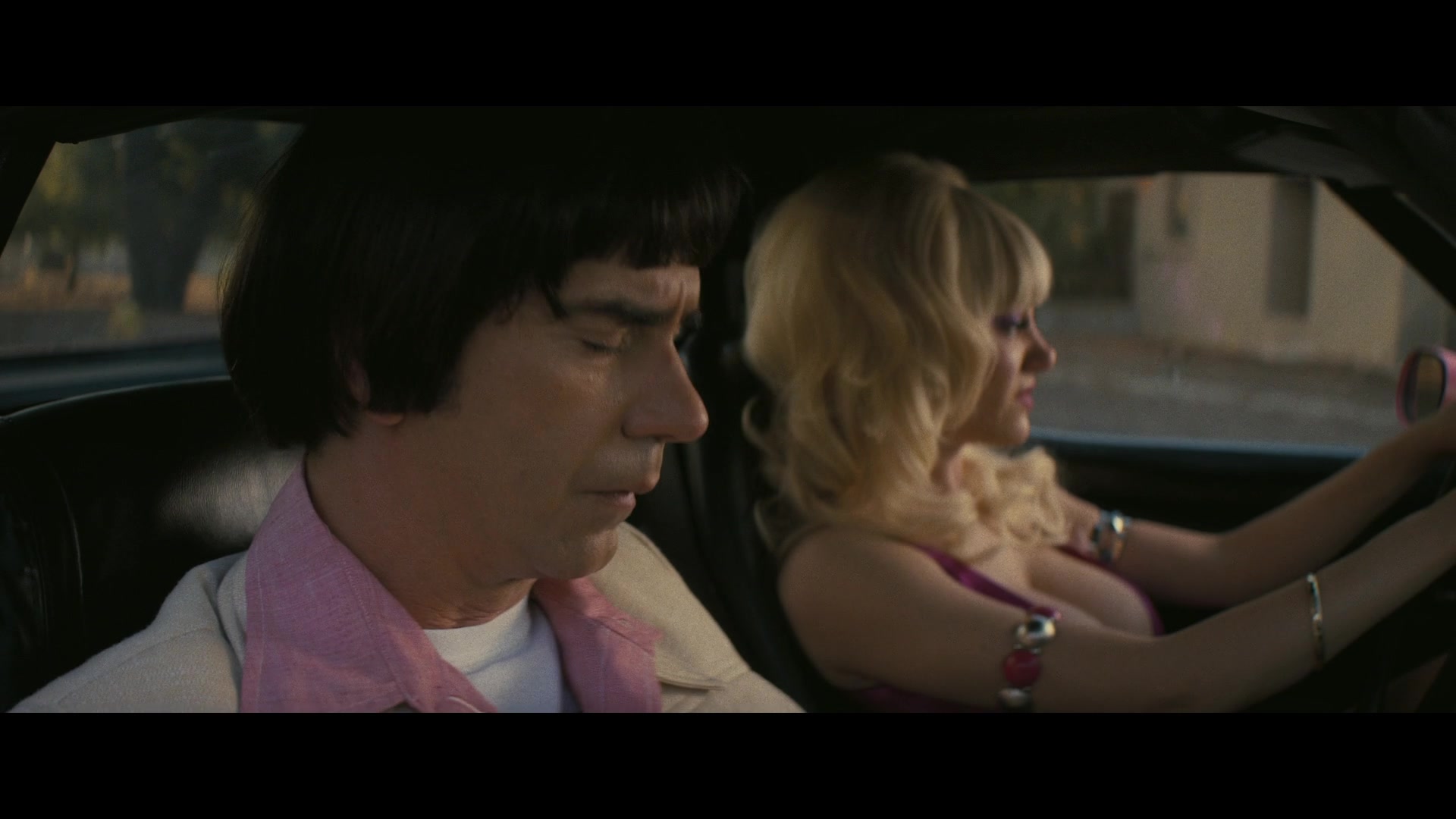 Angelyne_S01E03_Glow_in_the_Dark_Queen_of_the_Universe_1080p_ERW_002705.jpg